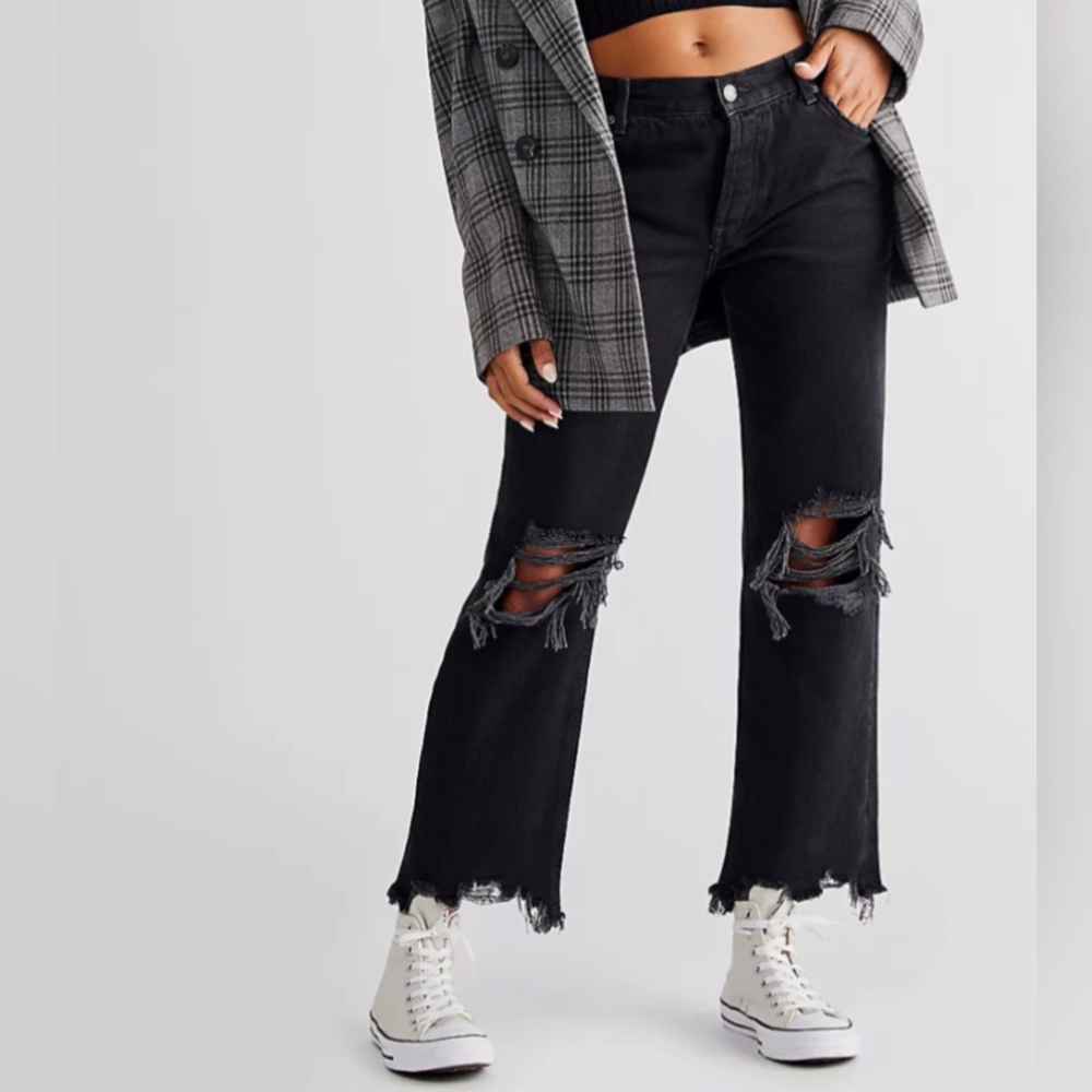 Free People • black MAGGIE knee hole straight leg mid rise distressed jeans